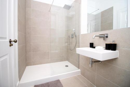 Bath Views at Kingsmead Flat, Bath (photo 3)