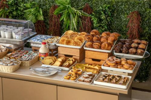 Food and beverages, Cosmopolita Rome Colosseum, Tapestry Collection by Hilton in Colosseum and Foro Romano