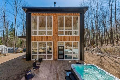 Cozy, luminous and charming retreat in Grenville-Sur-La-Rouge (QC)