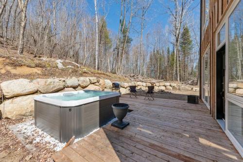 Cozy, luminous and charming retreat in Grenville-Sur-La-Rouge (QC)