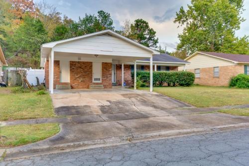 Lovely Little Rock Home with Fire Pit and Yard!