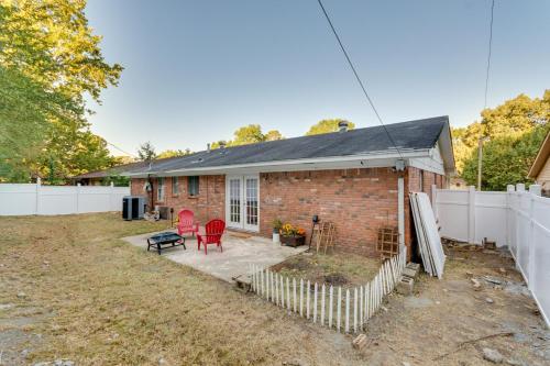 Lovely Little Rock Home with Fire Pit and Yard! Lovely Little Rock Home with Fire Pit and Yard!