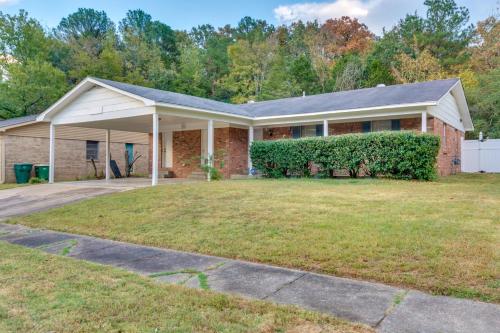 Lovely Little Rock Home with Fire Pit and Yard! Lovely Little Rock Home with Fire Pit and Yard!
