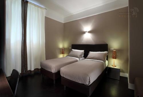 Double or Twin Room image 6