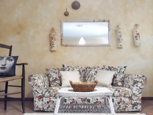 One bedroom apartement with shared pool enclosed garden and wifi at Lisciano Niccone
