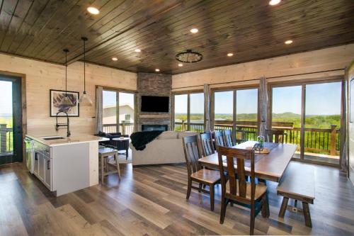 Mountain Waters w/ Theater+HotTub,Pool,GameRoom! Mountain Waters w/ Theater+HotTub,Pool,GameRoom!