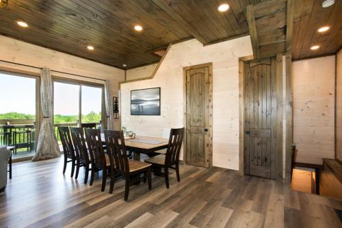 Mountain Waters w/ Theater+HotTub,Pool,GameRoom! Mountain Waters w/ Theater+HotTub,Pool,GameRoom!