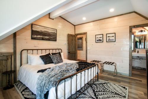 Mountain Waters w/ Theater+HotTub,Pool,GameRoom! Mountain Waters w/ Theater+HotTub,Pool,GameRoom!