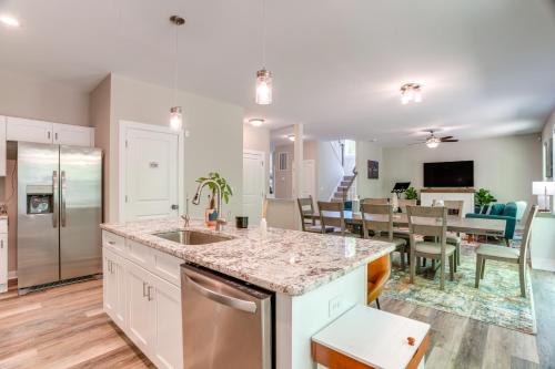 2 Mi to Lake Access Pet-Friendly Bumpass Retreat!