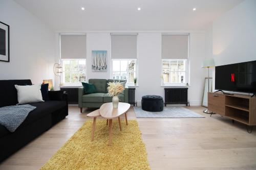 Heart of Bath: Kingsmead Apartment, Bath (photo 9)