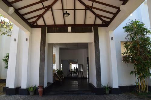 Sanmali Beach Hotel in Marawila