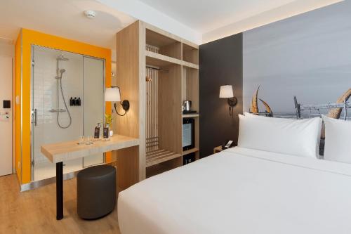 room detail thumbnail 1