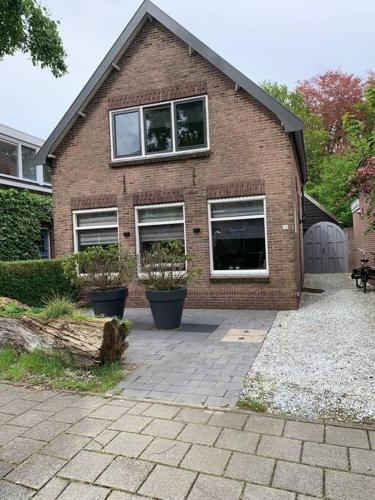 Bosrijke vrijstaande woning in Vennewater