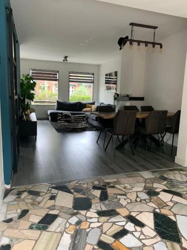 Bosrijke vrijstaande woning in Vennewater