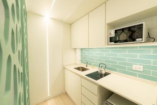 Quadruple Room with Private Bathroom image 10
