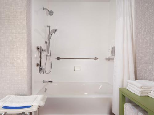 Hampton Inn Athens - image 12