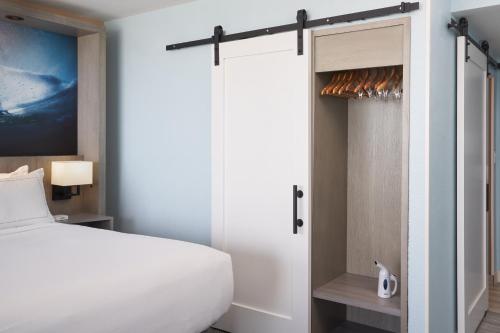 Hilton Cocoa Beach Oceanfront - image 9