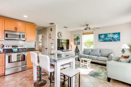 South Hutchinson Island Cottage with Beach Access! in Jensen Beach, USA