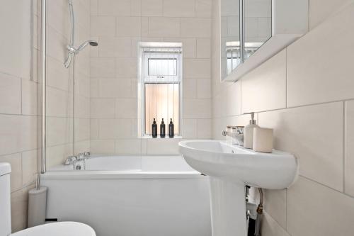 4 Bedroom House near City Centre Sleeps 10, Manchester (zdjęcie 6)