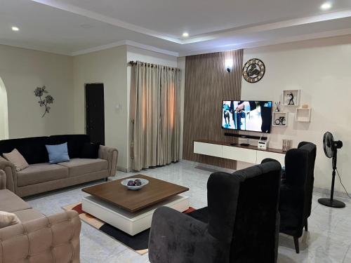 Well furnished and very spacious apartment in Wuye