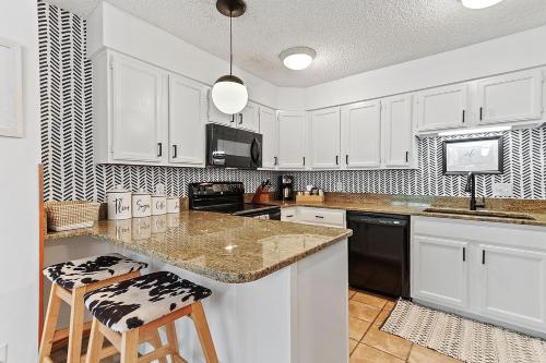 Woods Escape and Relax - Woods Manor A103 by Great Western Lodging in Breckenridge, USA