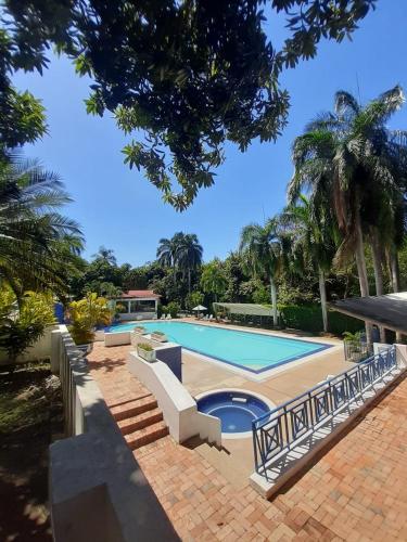 Condominio Girardot Resort Ap 6-402 Exclusivo Apartamento Turístico -Vista a las montañas -WiFi