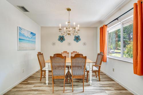 Valrico Vacation Rental about 10 Mi to Dinosaur World! in Valrico, USA