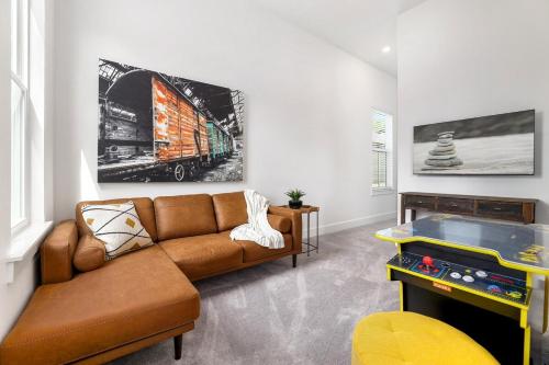 Hog Haus - 1 2 Mile to DT Fayetteville - Sleeps 8 in Fayetteville