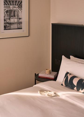 1 queen bed