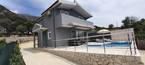 Zelena Maslina in Dobra Voda