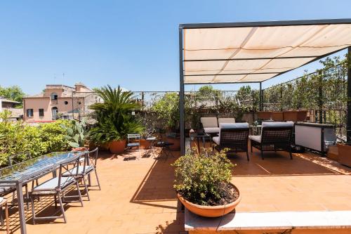 Trastevere Charming Penthouse - image 7