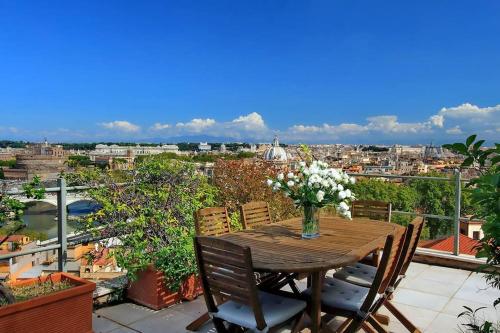 Sant'Onofrio Terrace Apartment - image 14