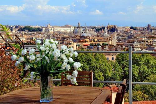 Sant'Onofrio Terrace Apartment - image 27