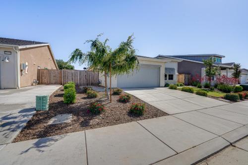 Bright Bakersfield Home with Yard!