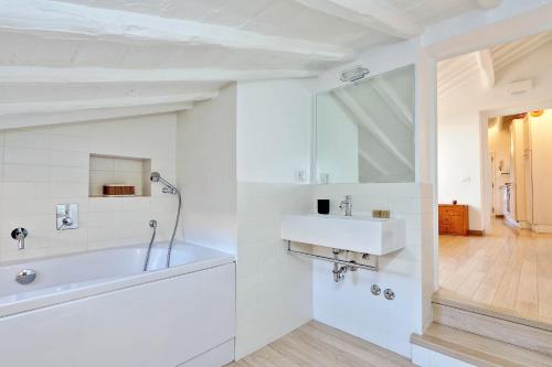 Pantheon Charming Attic | Romeloft - image 11