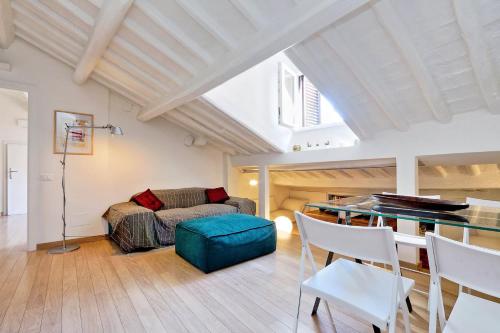 Pantheon Charming Attic | Romeloft 4