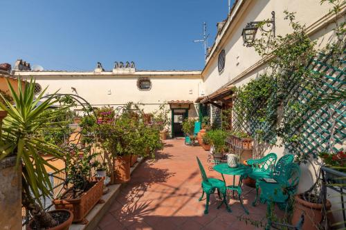 Farnese Stunning Penthouse | Romeloft - image 2