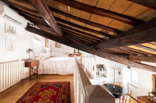 Farnese Stunning Penthouse | Romeloft - image 7