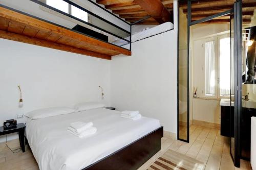 Pantheon Luxury Terrace Attic | Romeloft - image 11