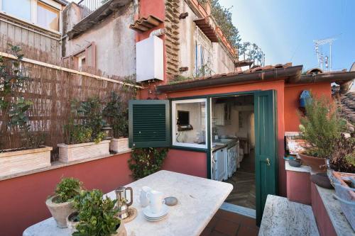 Scala Lovely Terrace Apartment - image 4