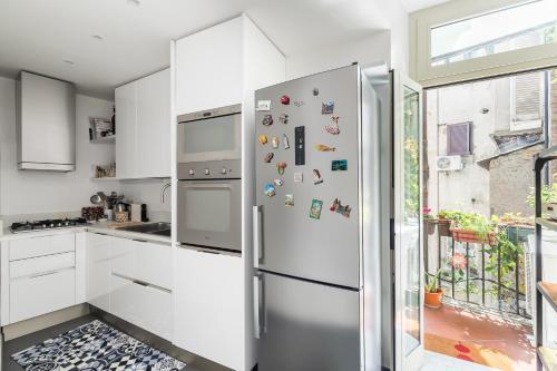 Farnese Charming Apartment - image 3