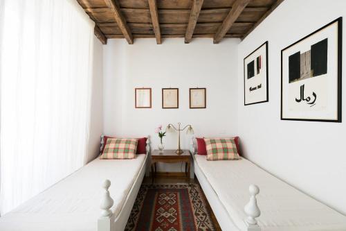 Farnese Charming Apartment - image 4