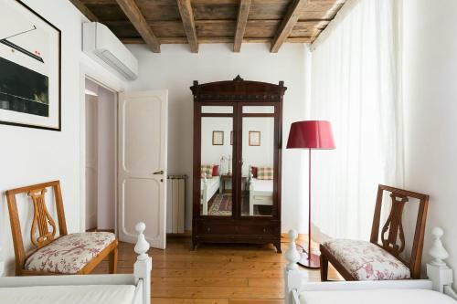 Farnese Charming Apartment - image 5