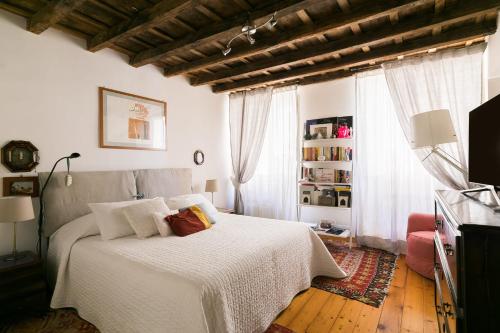 Farnese Charming Apartment - main image