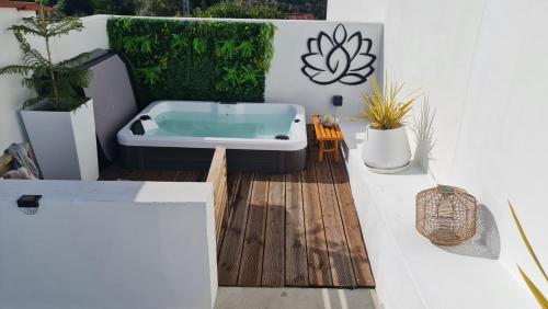 Villa piscine balnéothérapie et jacuzzi entièrement privée (Villa piscine balneotherapie et jacuzzi entierement privee) in 塔布亞