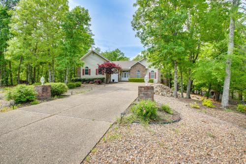 Hot Springs Village Home with Golf Course View