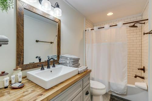 Mountaintown Creek Escape with Fire Pit and Luxe Deck - image 7