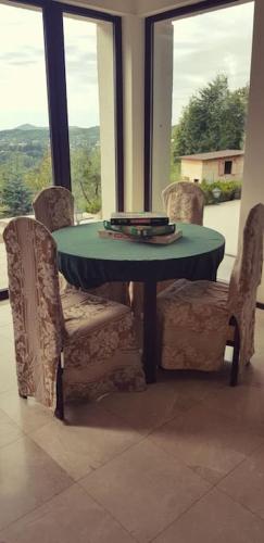 Casa din deal in Podu Lung
