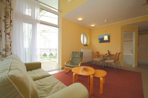 Apartment with Lake View