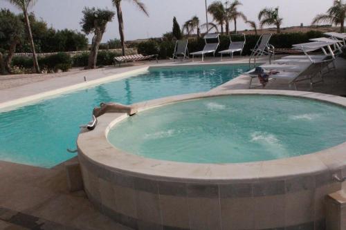 Casale Arezzo - Luxury Villa With Pool & Jacuzzi - Marina di Ragusa